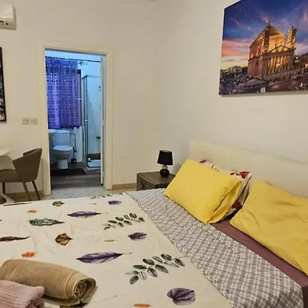 Appartement Sea Facing View Across The Valletta Area S2 *