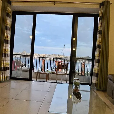 Sea Facing View Across The Valletta Area S2 Appartement