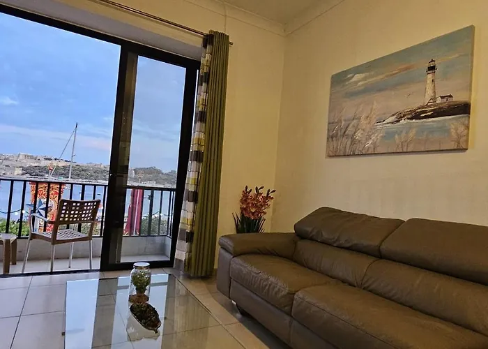 Sea Facing View Across The Valletta Area S2