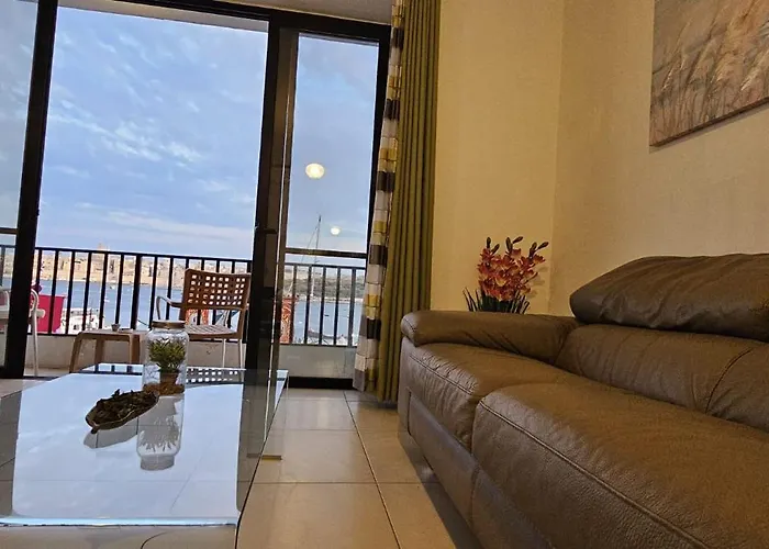 Διαμέρισμα Sea Facing View Across The Valletta Area S2 *