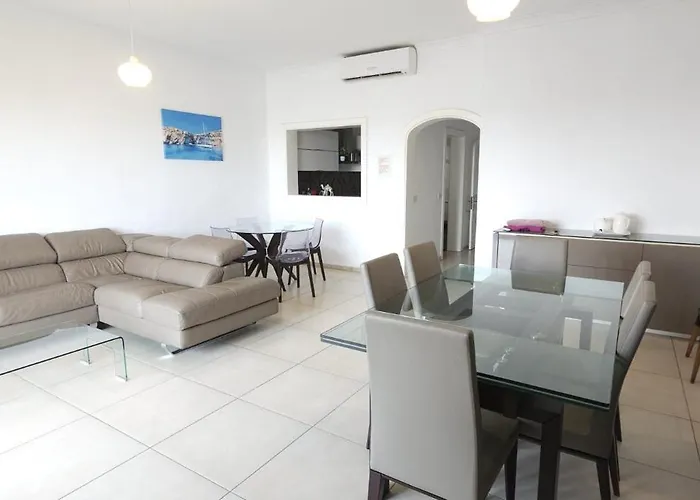 Sea Facing View Across The Valletta Area S2 Σλιέμα