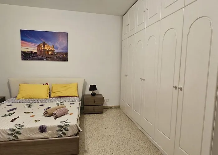 Sea Facing View Across The Valletta Area S2 Διαμέρισμα *