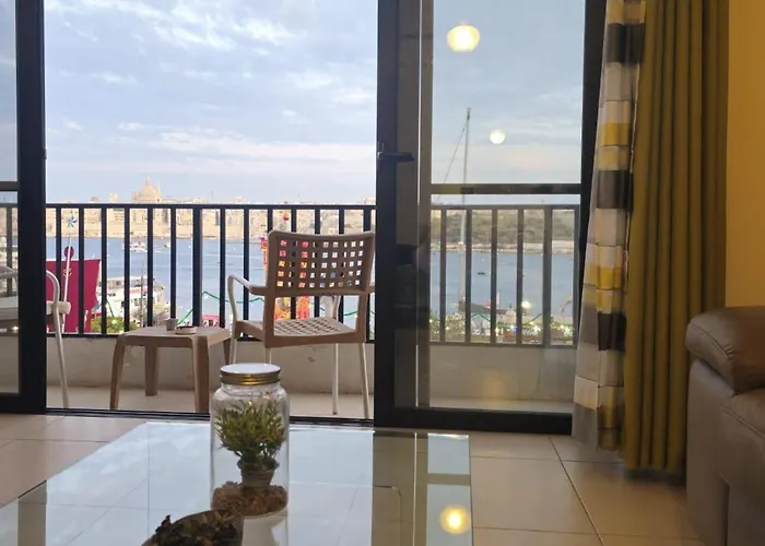 Διαμέρισμα Sea Facing View Across The Valletta Area S2 *