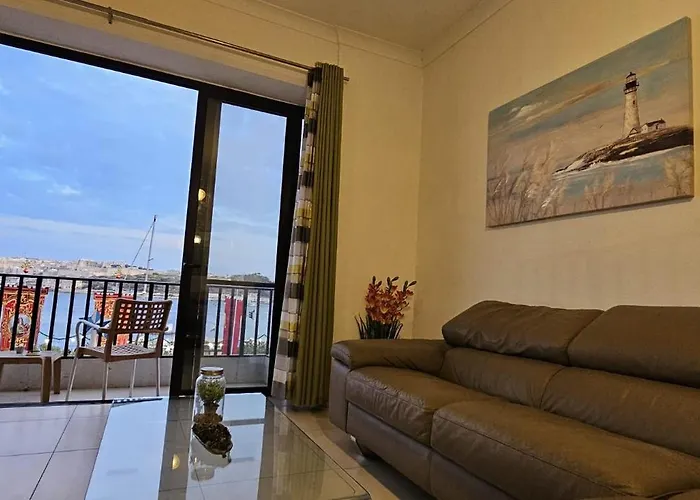 Διαμέρισμα Sea Facing View Across The Valletta Area S2 *